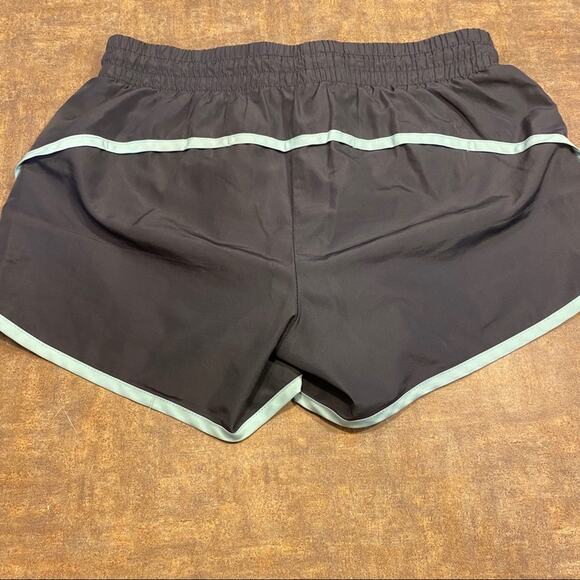 Athletic Works Women’s Running Shorts Women's Size Small 4 - 6 Gray - Picture 2 of 8